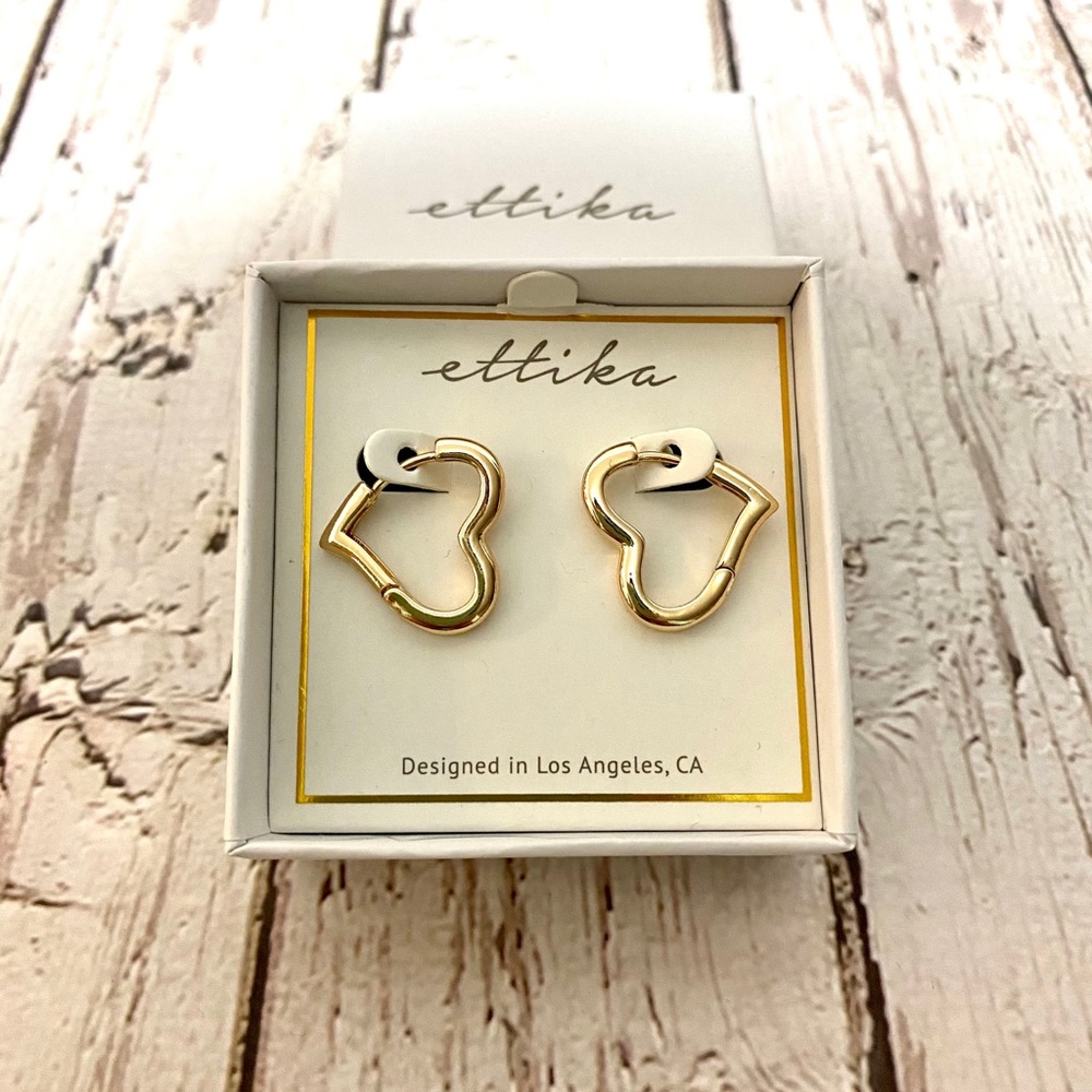 (NWB) Heart Shape Hoop custom Earrings